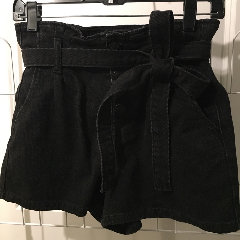 American eagle black short
